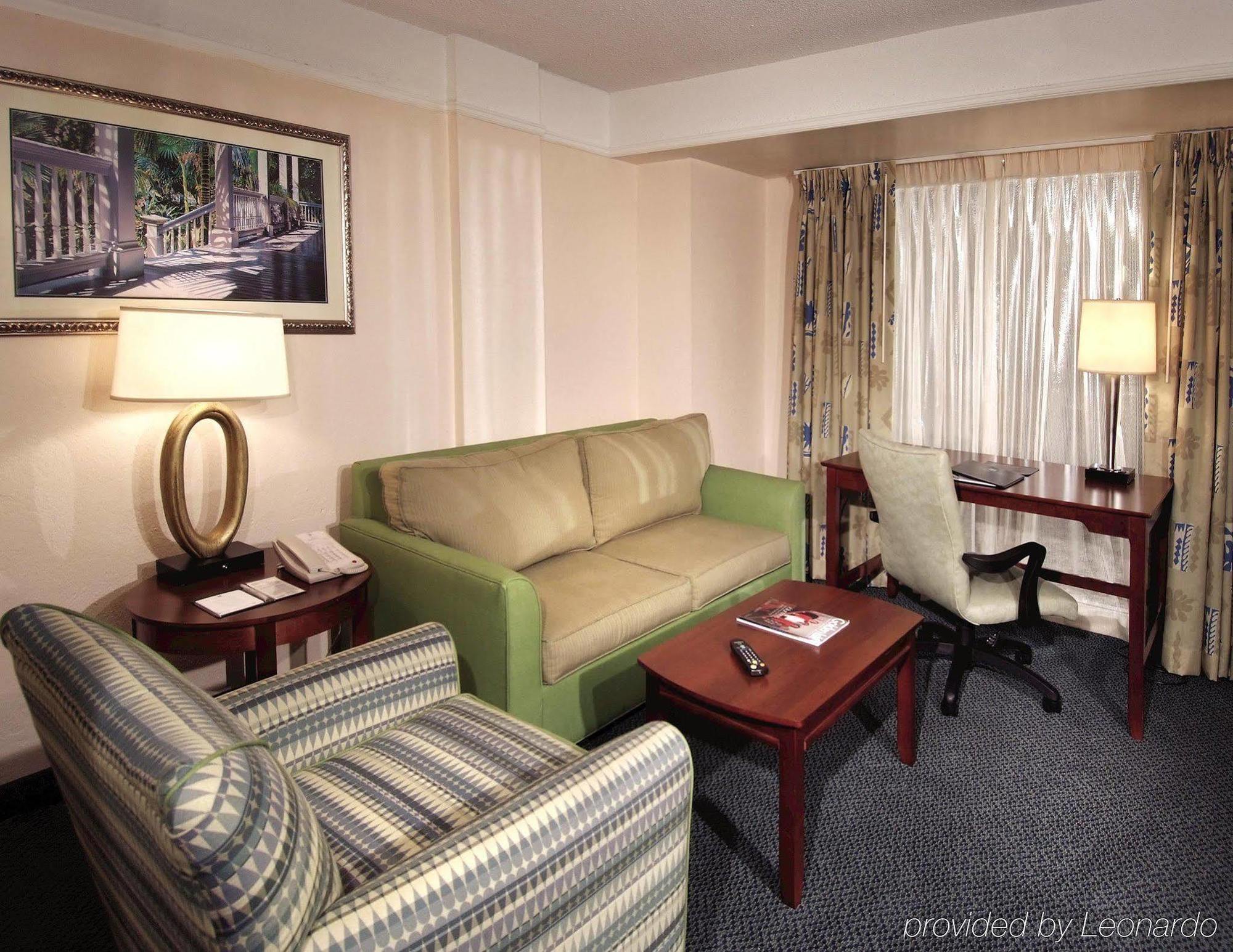เอมบาสซี สวีท บาย ฮิลตัน บรันส์วิก Hotel บรันสวิก ห้อง รูปภาพ